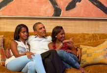 President Obama and his daughters, Malia (left) and Sasha, in the Treaty Room.